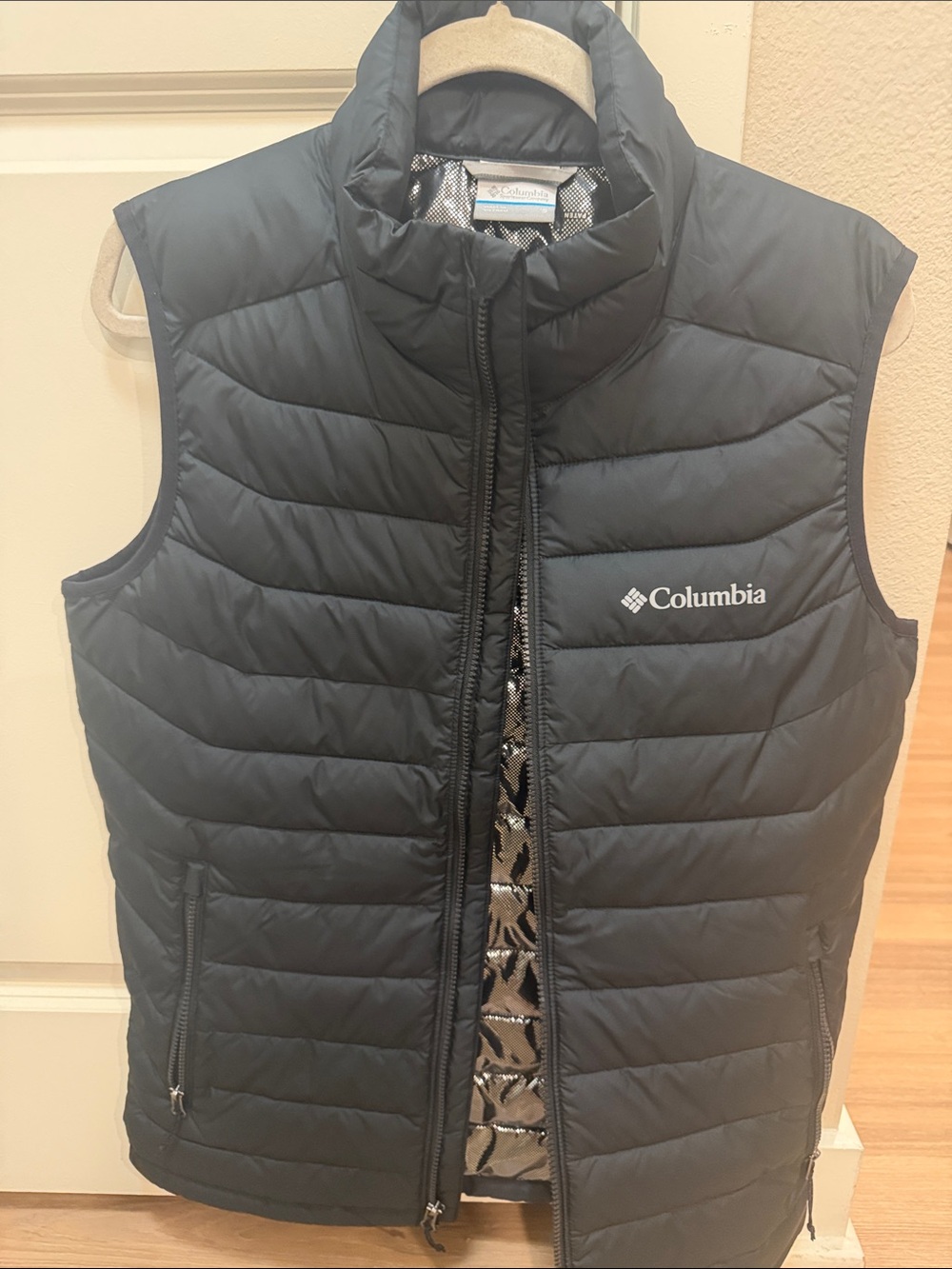 Columbia Men's Black Quilted Insulated Vest
